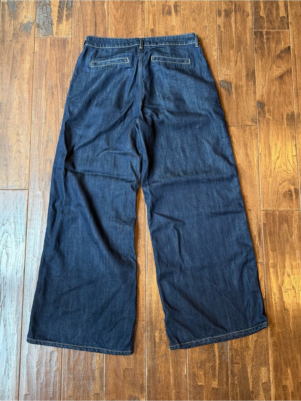 NWT H&M Wide Leg Pleated Denim Trousers Blue Jeans - Size 6 / 38 - Picture 3 of 7
